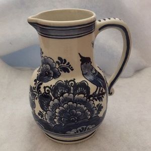 Velsen, Sassenheim blue and white pitcher